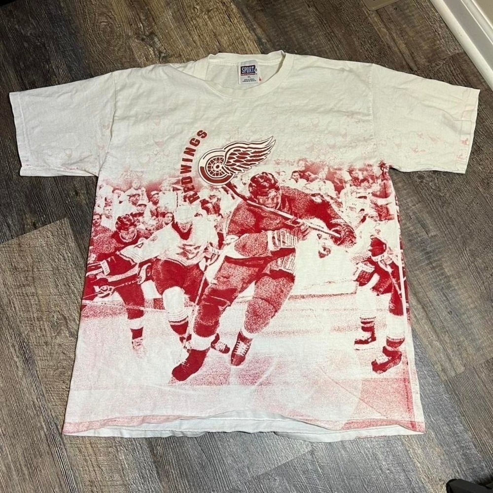 Vintage 1990s Detroit Red Wings Sport Attack All Over Print T-Shirt XL NHL.  PX